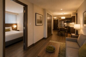 Living area - Novara Hotel (Toronto)
