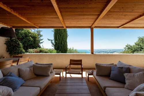 Villa MareMonte – Sirolo, a magnificent villa with panoramic sea views.