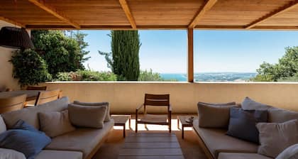 Villa MareMonte – Sirolo, a magnificent villa with panoramic sea views.