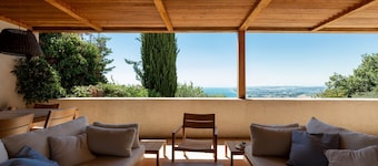 Villa MareMonte – Sirolo, a magnificent villa with panoramic sea views.