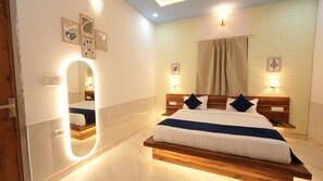 Suite, Garden View | Desk, free WiFi - Vrinda Tapovan Farmstay (Vrindavan)