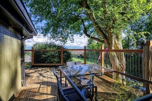 Outdoor dining - Spacious Smoky Mountain Cabin with RV Parking, Hot Tub & Game Room near Soaky Mountain Water Park in Sevierville, TN (Sevierville)