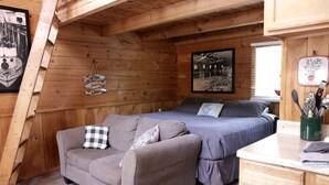 Unclassified image, 3 of 24, button - Cozy Log Cabin Retreat near Green River Lake State Park, Perfect for a Weekend of Fishing (Columbia)