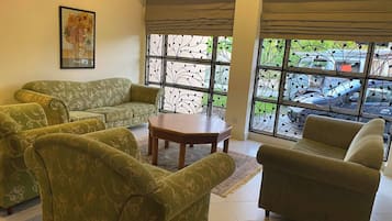 Bungalou, 4 dormitoris | Lounge