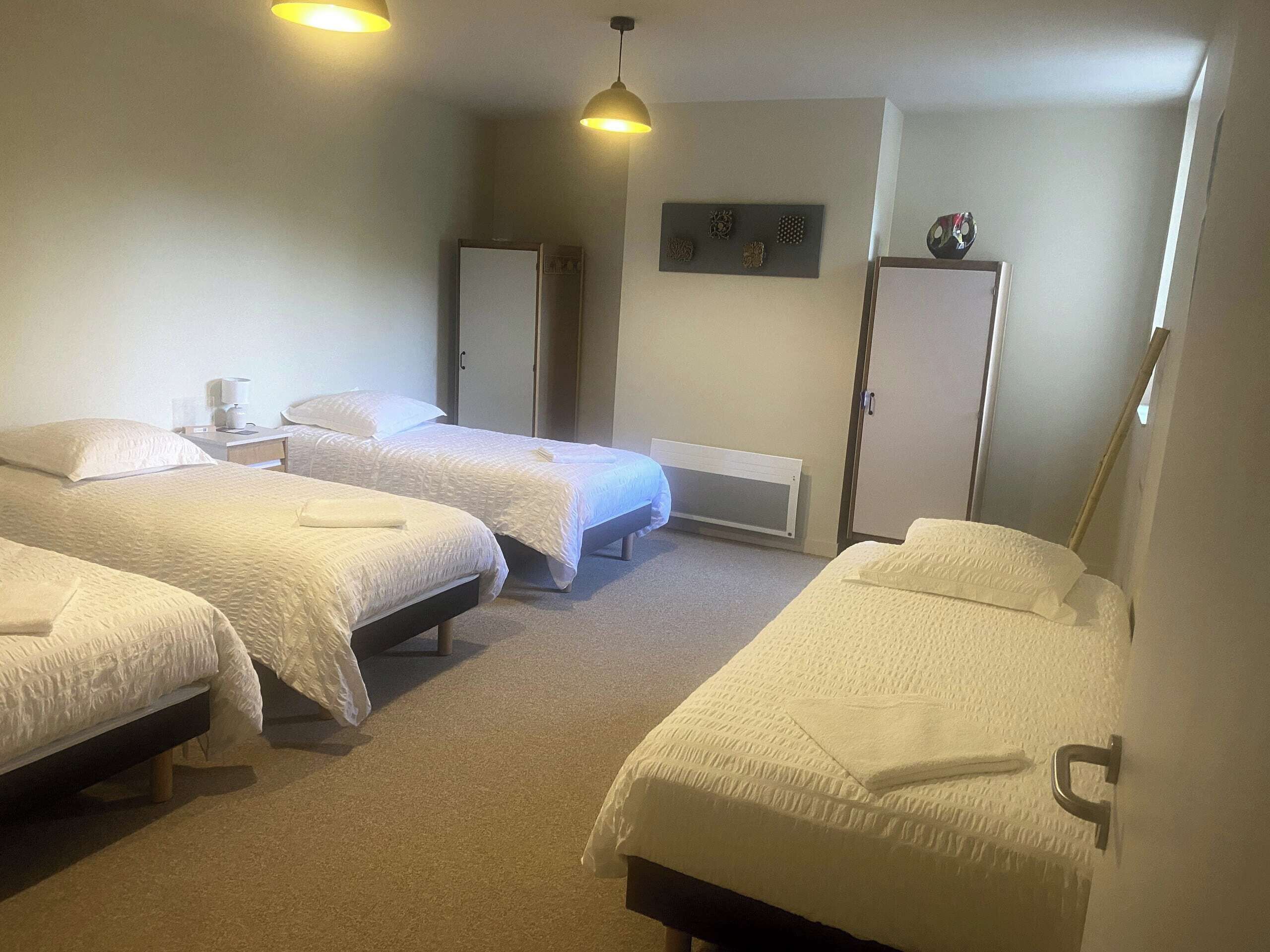 5 Schlafzimmer, Bügeleisen/Bügelbrett, WLAN, Bettwäsche