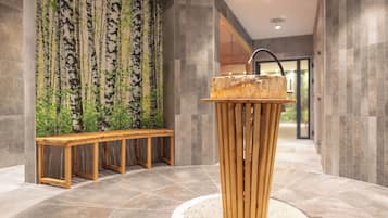 Sauna, Türkisches Bad/Hamam, Körperbehandlungen, Aromatherapie