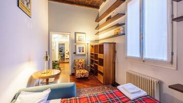 Iron/ironing board, travel crib, free WiFi, bed sheets