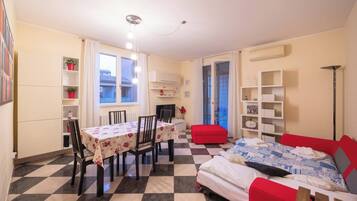 Iron/ironing board, travel crib, free WiFi, bed sheets