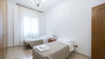 Iron/ironing board, WiFi (free), bed sheets
