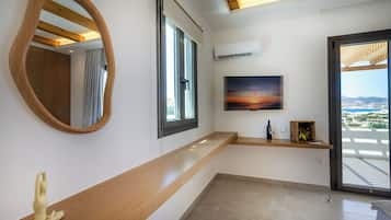 Departamento, baño privado, vista al mar | Interior