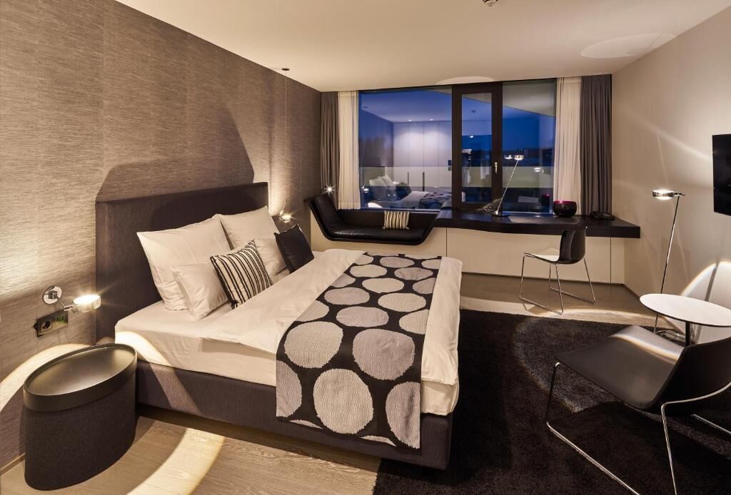 Comfort Double or Twin Room | In-room safe, desk, soundproofing, free WiFi