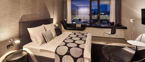 Comfort Double or Twin Room | Premium bedding, in-room safe, desk, blackout drapes