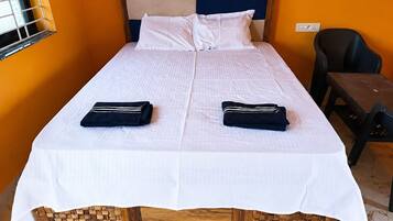 Quarto luxo, vista para a colina | Wi-Fi de cortesia
