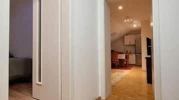 Family Apartment, 2 Bedrooms, Non Smoking, Kitchen | Interior