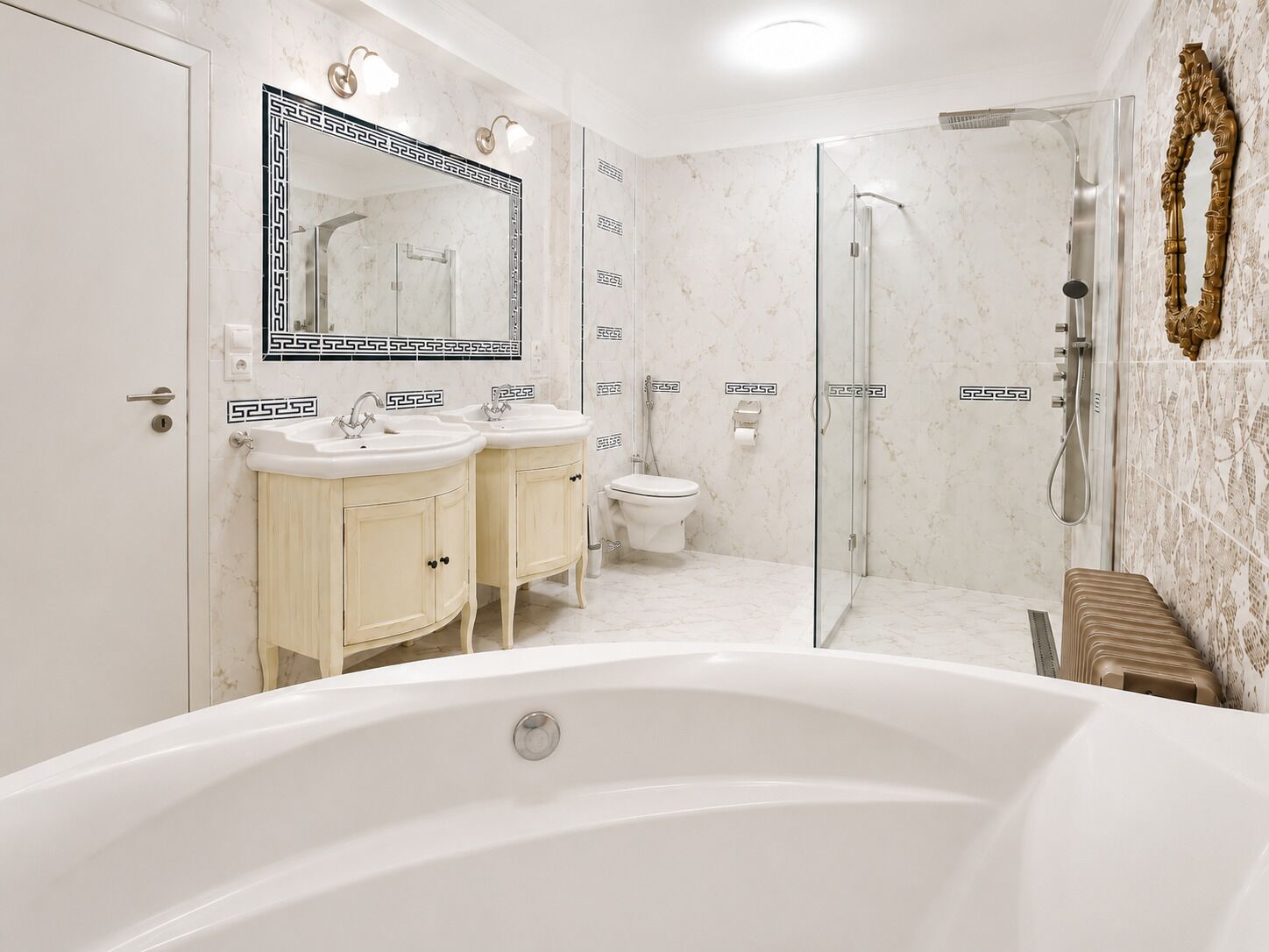 Superior Studio, 1 King Bed, Non Smoking, Kitchen | Bathroom