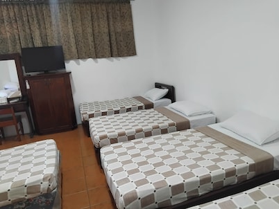 RF Aniceto Mansion