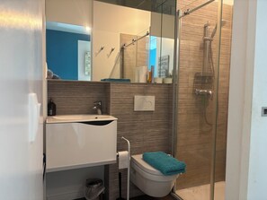 Bathroom - Vrbo Property (Brussel)