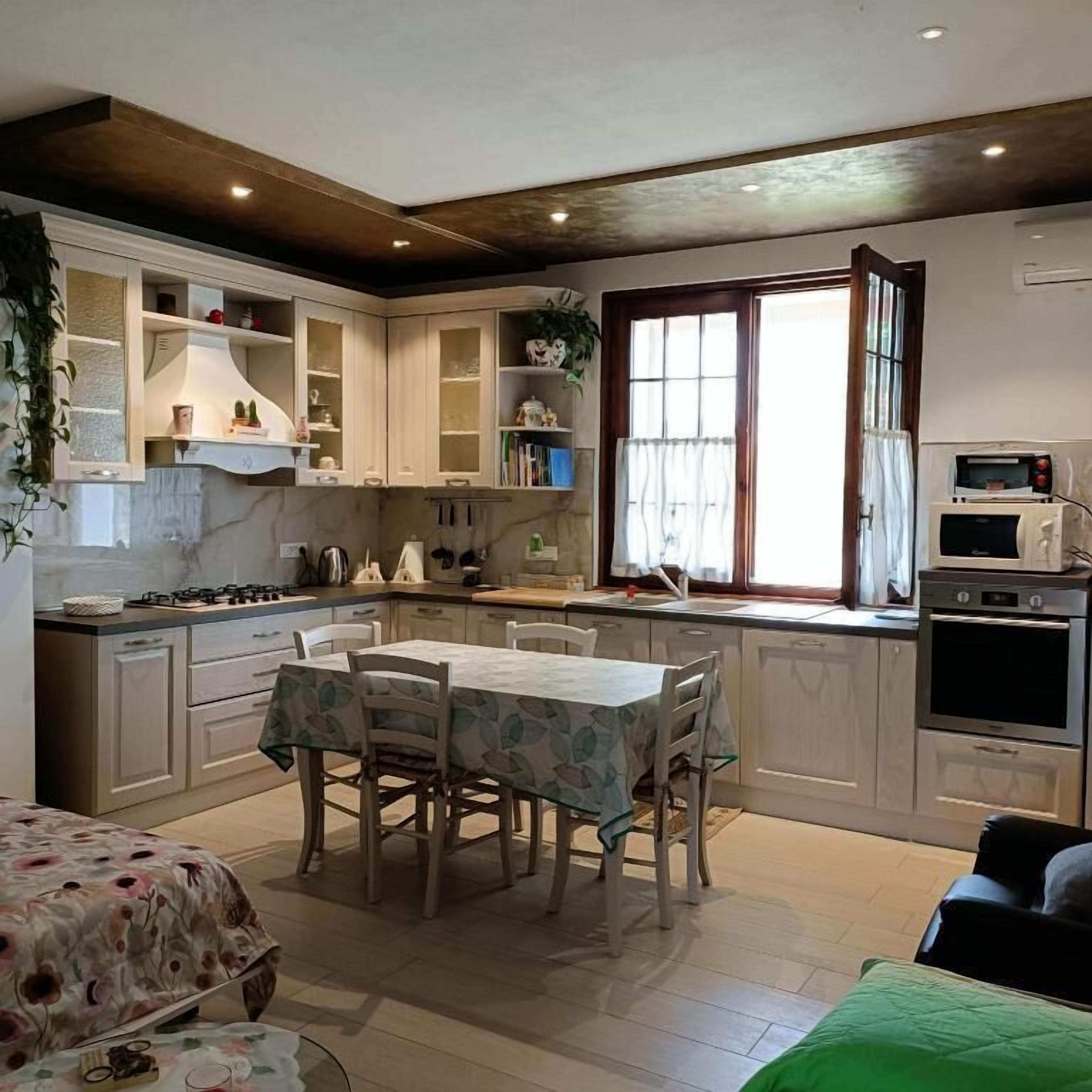 Apartment, Patio, Courtyard View | Private kitchen