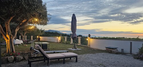 Villa Magical Sunsets: Independent accommodations with private entrances and terraces.