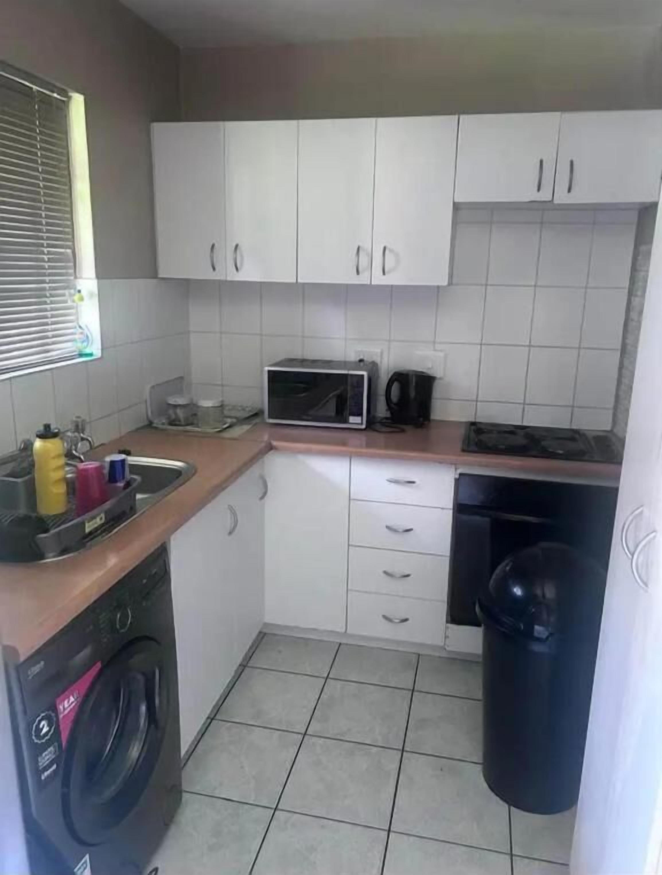 Room, 1 Bedroom | Laundry