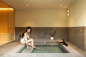 Spa - A modern yet traditional private Hanok with a spa, 3 minutes from Hanok Village (Jeonju)
