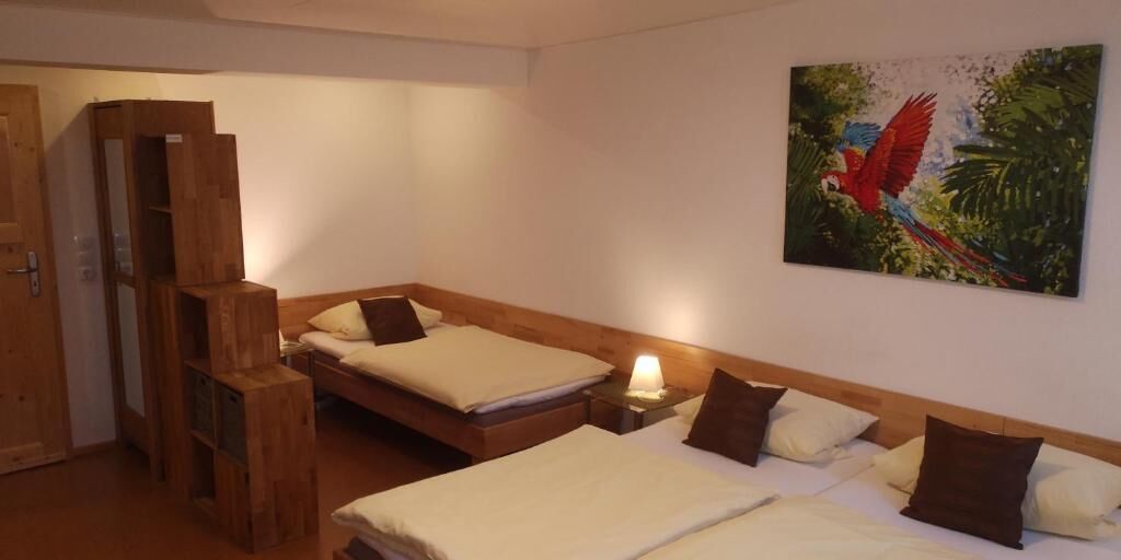 Comfort-Dreibettzimmer | Verdunkelungsvorhänge, schallisolierte Zimmer, kostenloses WLAN