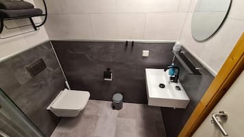 Comfort-Einzelzimmer | Badezimmer | Dusche