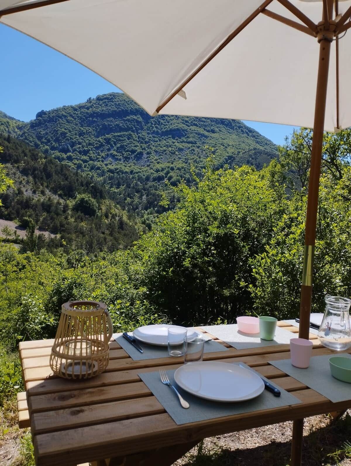 Outdoor dining
