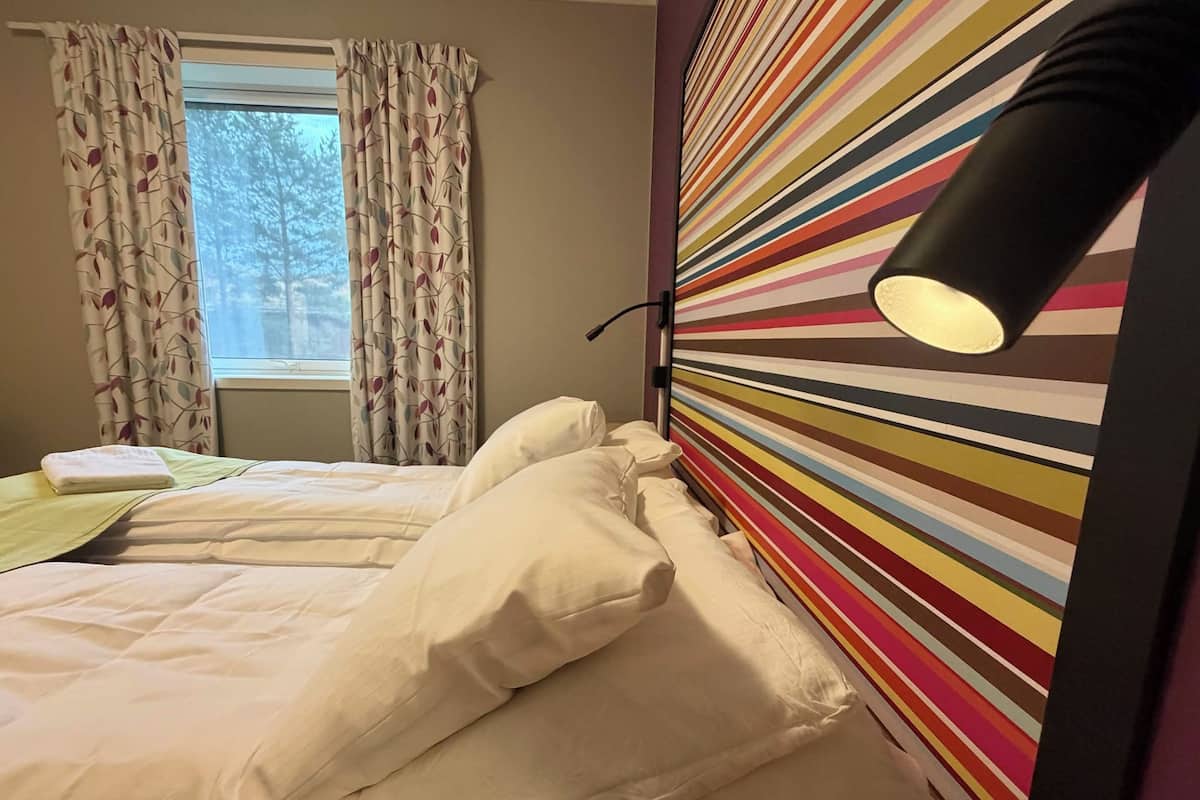 Free WiFi, bed sheets
