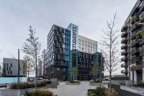 Exterior - Student Only Arch View House (Wembley)