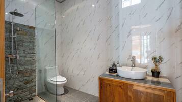 Two Villas with Private Pools | Bathroom