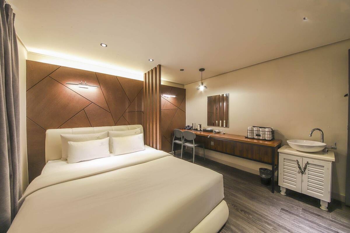 Deluxe Double Room | Desk, WiFi (free)