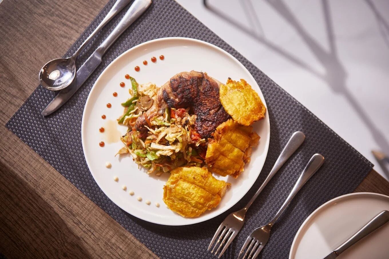 Comida y bebida