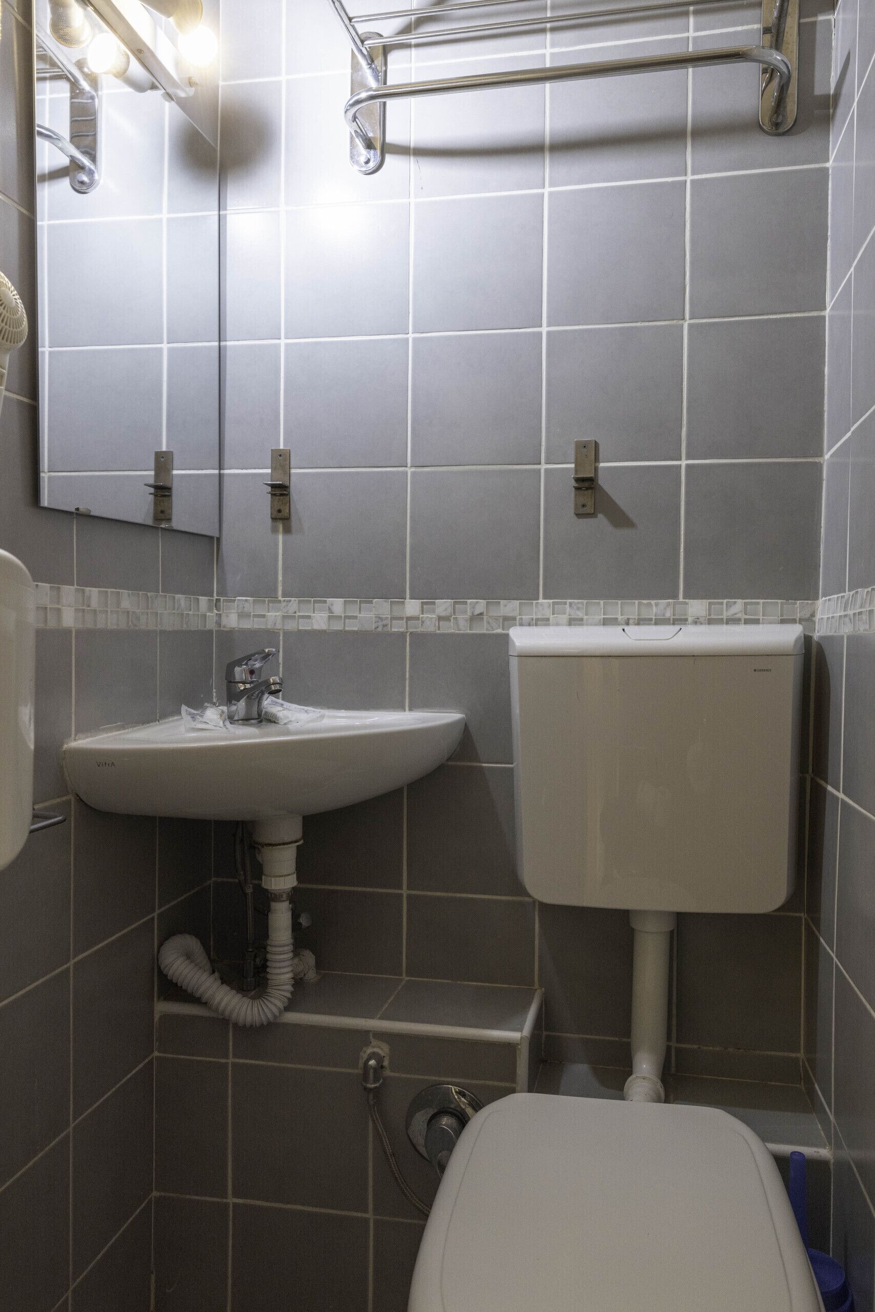 Dusche, Haartrockner, Bidet, Handtücher