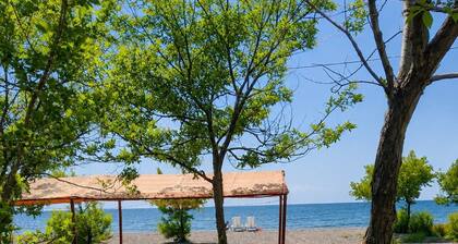 Sevan Shoghakat family cottage