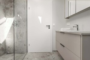 Bathroom - Amtmann Residence - Four Bedroom Penthouse (Selfoss)