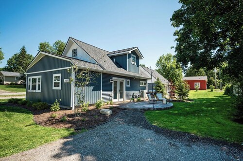 Hans: 3 bedroom, 2 Bath In town charmer