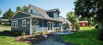Hans: 3 bedroom, 2 Bath In town charmer