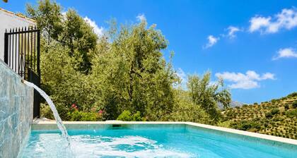 Cortijo Majuelo con Piscina Privada Sayalonga