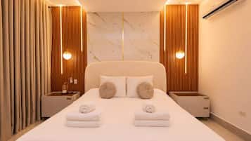 2 bedrooms, desk, iron/ironing board, WiFi