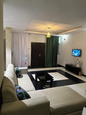 Classic Double Room | Living area - Miraph Apartment II (Abuja)