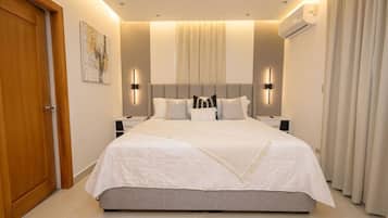 2 Schlafzimmer, Schreibtisch, Bügeleisen/Bügelbrett, Reisekinderbett