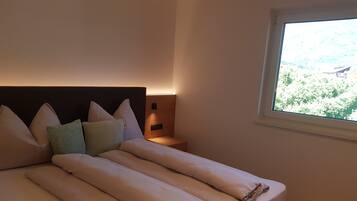 WiFi, bed sheets