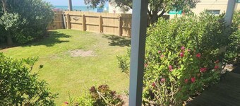 Esplanade Escape – Classic Coastal Cottage