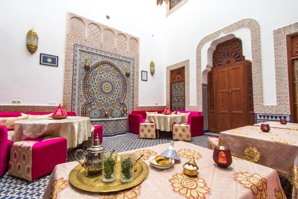 Dining - Riad Dar Bab Guissa (Fes)