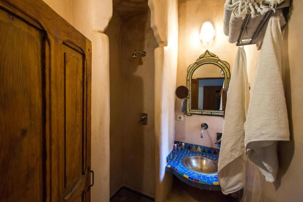 Family Room | Bathroom