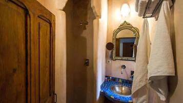 Family Room | Bathroom