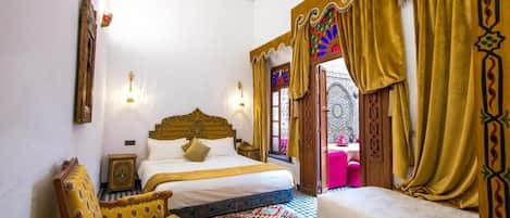 Triple Room | In-room safe, iron/ironing board, WiFi (free)