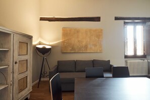 Living area - Vrbo Property (Firenze)