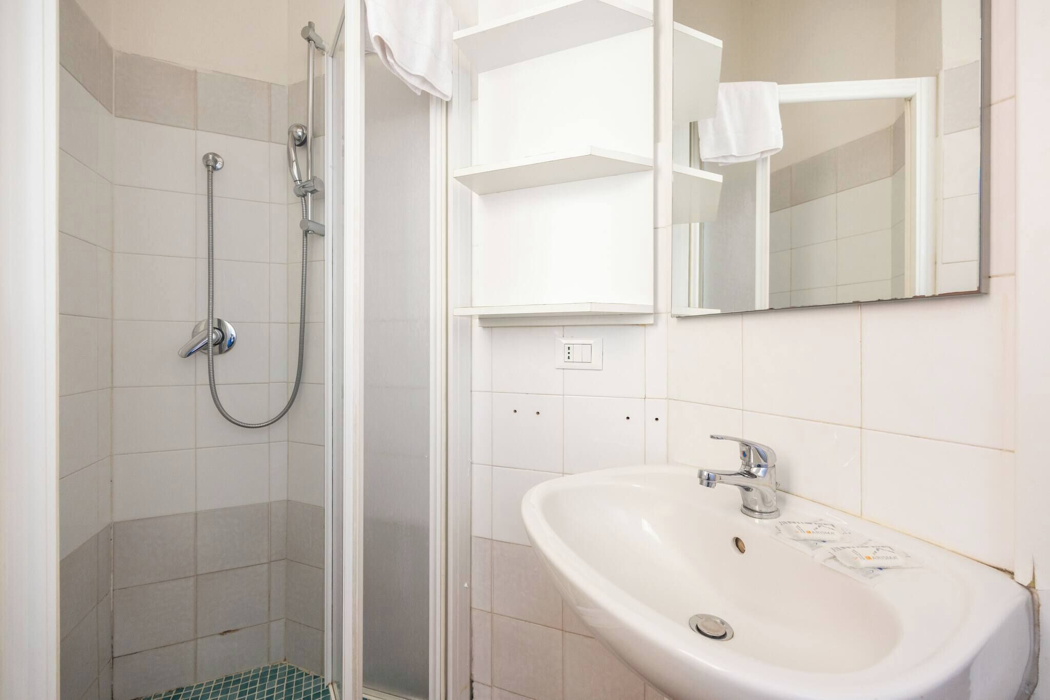 Dusche, Haartrockner, Bidet, Handtücher